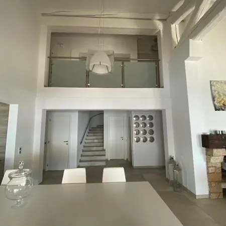 Villa Avec Piscine A Debordement Et Climatisation, Cote D'azur
