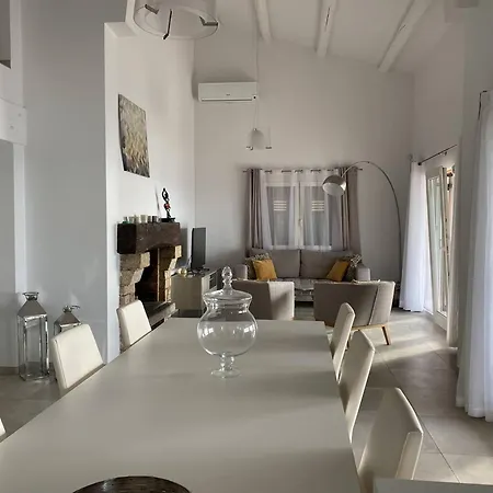 Вилла Avec Piscine A Debordement Et Climatisation, Cote D'azur - Fr-1-768-71 Лес-Иссамбр