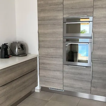 Avec Piscine A Debordement Et Climatisation, Cote D'azur - Fr-1-768-71 * Лес-Иссамбр