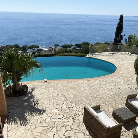 Avec Piscine A Debordement Et Climatisation, Cote D'azur - Fr-1-768-71 * Лес-Иссамбр
